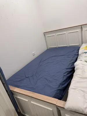 غرفة نوم للاطفال مع الفرشات