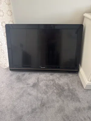 تلفزيون 32 شارب