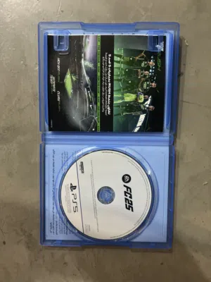3 ألعاب PS5 بحالة ممتازة  FC 24 + FC 25 + Watch Dogs Legion