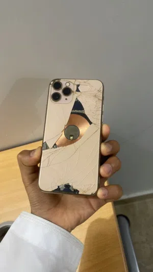 Apple iPhone 11 Pro 64 GB in Al Batinah