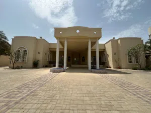 5 Bedrooms . More than 6 bathrooms . 776 m22