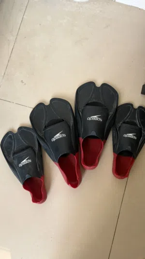 زعانف Speedo