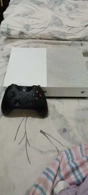 اكس بوكس تن اس للبيع حاله ممتازه
