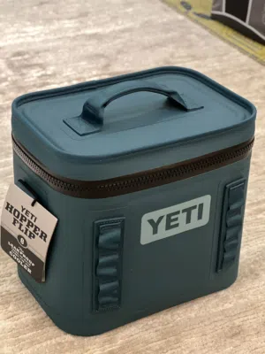 للبيع كولد بوكس YETI Hopper Flip 8