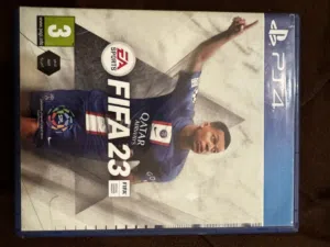 فيفا23 للبيع حالته جيده جداً اللعبه نضيف ومناسبه للي بدو يلعب كره قدم بسعر ممتاز بدل شراء جديد بسعر