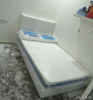 سرير نفر نص مع مرتبة