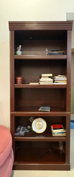 مكتبه خشب بأربعة ارفوف