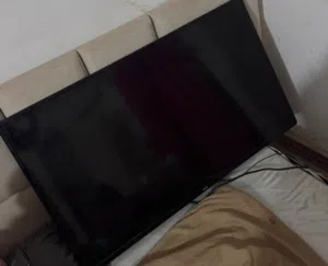 شاشة تلفزيون كبير