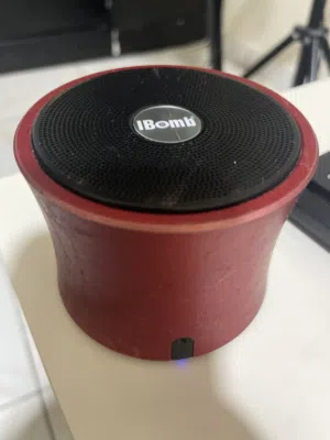 I bomb turbo speaker red