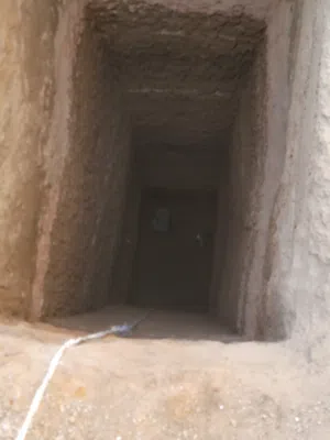 مقاولات عامه ابار بيارات كمبريش هواء بكلين شيول دكاكات شيولات قلابات هلتيات تكسيرات بجميع المعدات ال