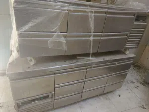 ثلاجات فريزر ادراج عدد 2 ابواب عدد 1 ايطالية
