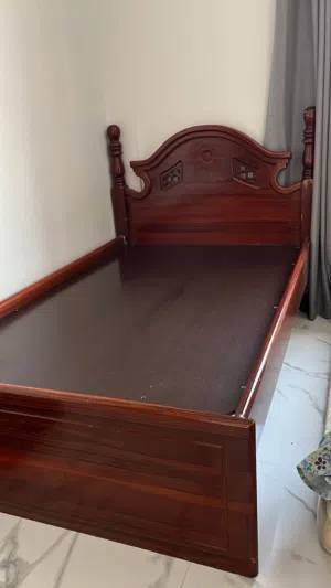 سرير نفر ونص