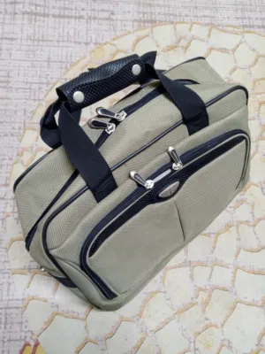 شنطة وحقيبة قماشية فاخرة وانيقة DOCKERS اصلية لحفظ أجهزة اللاب توب ولحفظ الأوراق والمستندات الرسمية