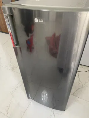 ثلاجات نظيف