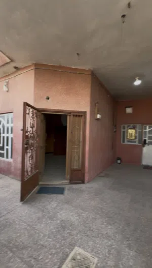 دار سكن او تجاري للايجار بالمهندسين موقعه جداً مميز وهدوء