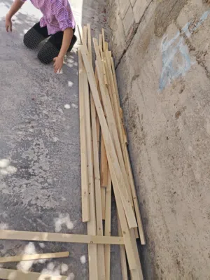 بيع خشب جاهز لعمل مطير دجاج أو حمام أو عصافير