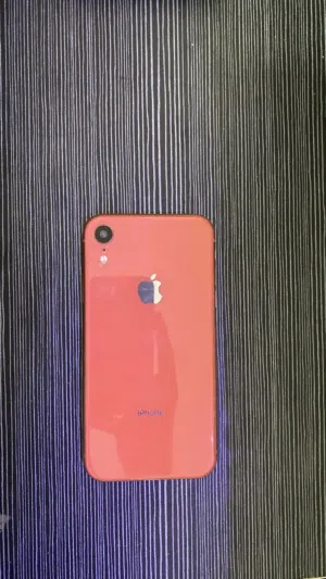 Apple iPhone XR 64 GB in Al Dakhiliya