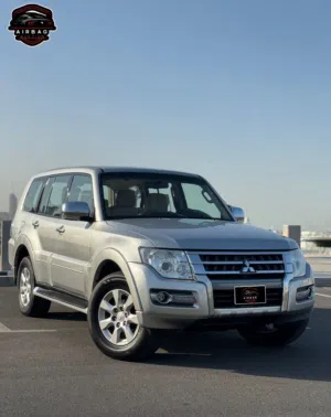 للبيع باجيرو موديل 2022 عداد 86 الف ماكينه 3.5