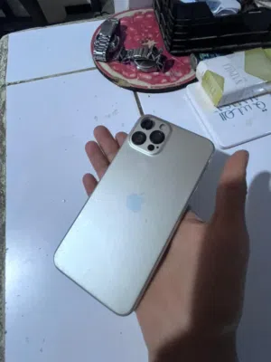 آيـفـiPhoneـون للبيع سعر 650