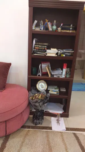 مكتبه بحاله جيده