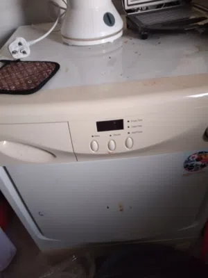 للبيع جفافة  ملابس بدون هوز مجر لحفظ الماء بحالة ممتازة عالضمان شغالة دون مشاكل