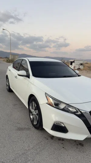Used Nissan Altima in Dhofar