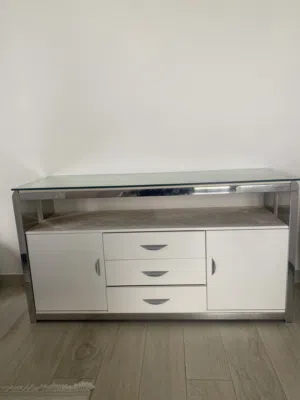 طاولة بوفيه