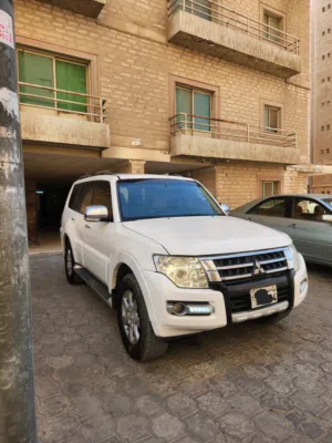 Mitsubishi Pajero 2018 Full Option With Sunroof