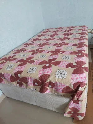 (سرير120*190) ودوشك سمك 26 سنتي البيع لدواعي السفر السعر 50 ريال وقابل للتفاوض