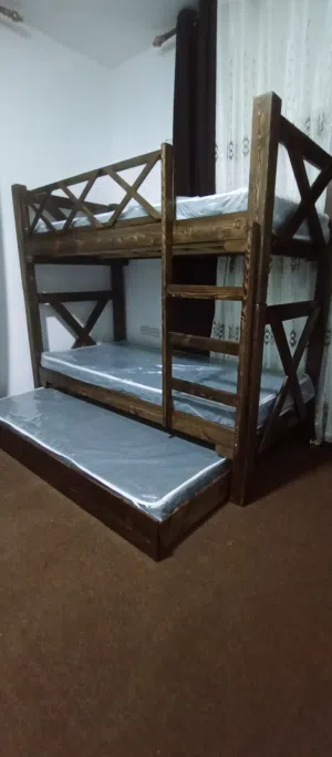 تخت طابقين  دقة عالية في العمل صناعة محلية تفصيل تخوت واسرة سرير جودة عالية