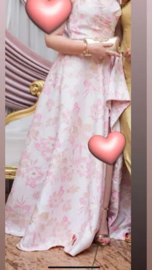 robe  alyce paris  taille :38_40 porté une seule fois neuf  prix d’achat :42000 prix de vente :18000