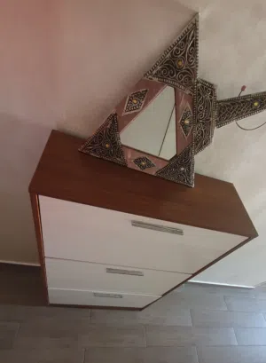 جزامة أحذية أنيقة 3 أدراج بتصميم عصري – نظيفة وجاهزة للاستعمال مع مراة