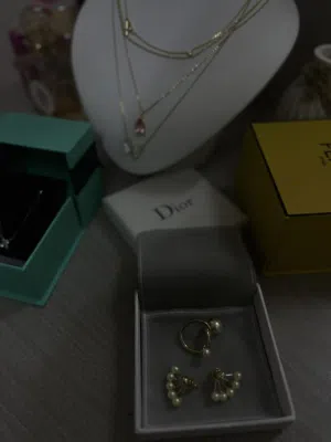 كولكشن حلق وخاتم من Dior اصلي