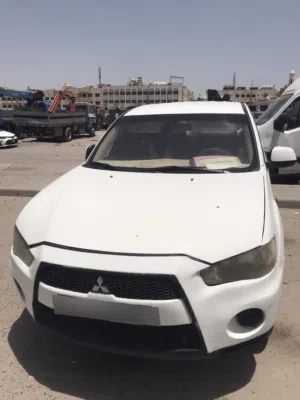 2012 Mitsubishi Outlander GLX White Gasoline Hatchback with GCC Specs