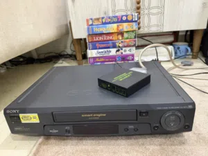 للبيع فيديو سوني نظيف جدا + اشرطه فيديو متنوعه vhs
