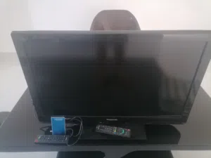 باناسونيك LED 32 inch مع ريموت اصلى و ريسيفر و استاند و استاند جدار