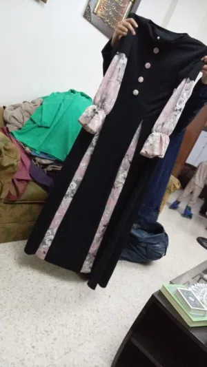عبايات وجلابيب للبيع
