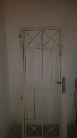 باب حماية حديد مليان بحالة جديد للبيع