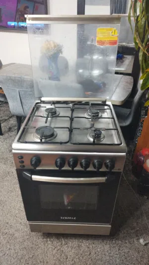 غاز اربع عيون مع فرن شغال بحالة جيدة ب 40 دينار غيرقابل للتفاوض