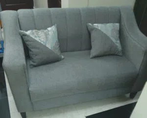 كنبه. جلوس