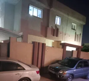 منزل يبعد ع رئيسي عين زاره 400 متر. الكحيلي