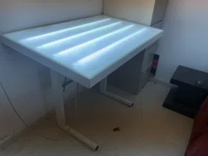 طاوله هندسيه مضيئه