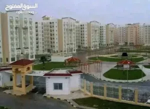 شقة الحجم الكبير حي الزهور طريق المطار طابق الرابع