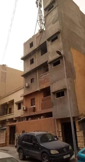 150 m2 3 Bedrooms Townhouse for Sale in Tripoli Bab Al-Azizia