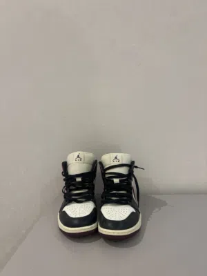 Nike Air Jordan 1 Mid “White Black Court Purple”