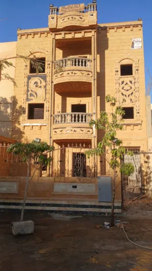 فيل للبيع بحدائق اكتوبر المنطقه الرابعه