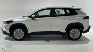 Toyota . Corolla Cross . 2025 . New1
