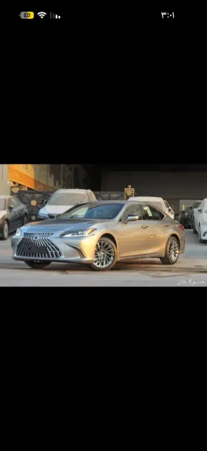 للبيع لكزس ES350 CA 2025 وارد الساير خليجي تحت الضمان مشالله تبارك الله