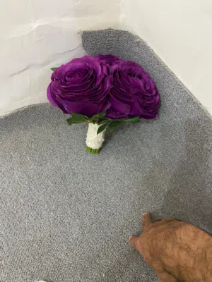 للبيع مسكه عروس استعمال مره وحده نظيفه جدا
