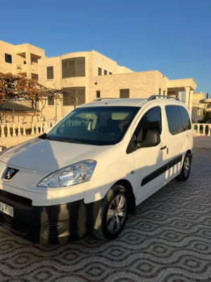 بيجو بارتنر 2011